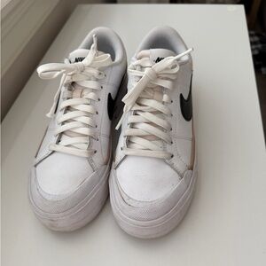 Nike Platform Sneakers Women’s 6.5 White Black Swoosh Court Legacy Lift